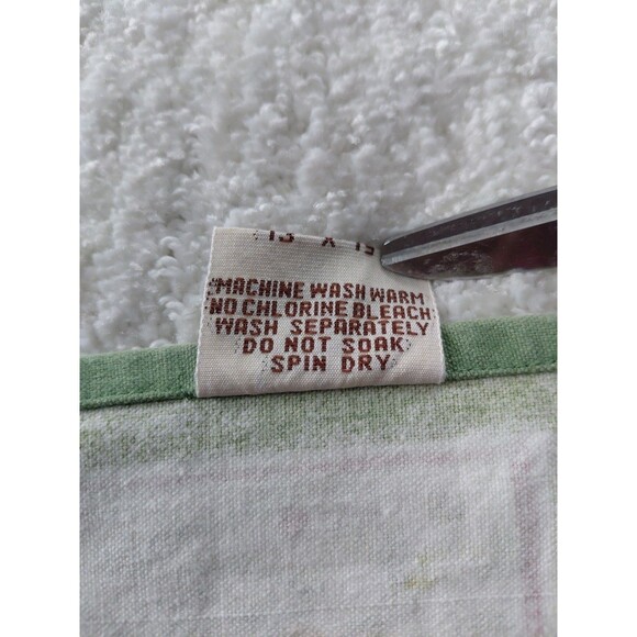 4 Pomegranate "Lexington " 100% Cotton Ladybug Print Placemats 13" x 19" - Picture 9 of 10